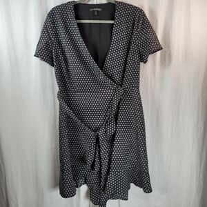 Banana Republic womens ruffled wrap dress short-sleeved size 10P black